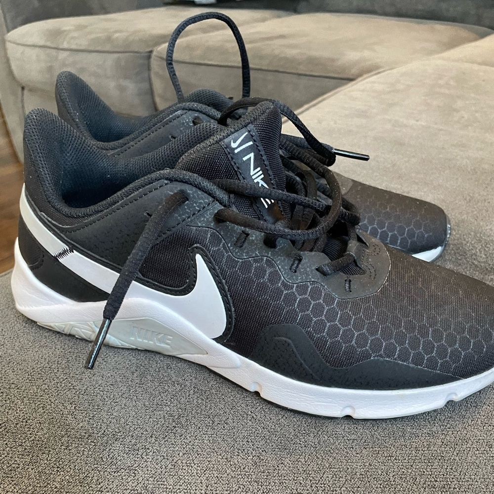 Brand new Nike shoes. I have feet issues and can’t wear them.